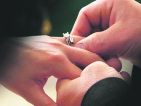 Məktəbli qızın nişanlanması faktı nəzarətə götürüldü
