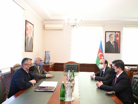 Rövşən Rzayev fransalı tarixçi ilə görüşdü