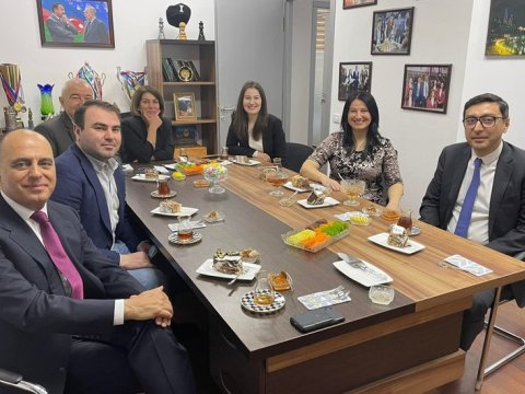 Nazir Məmmədyarovlar ailəsi ilə görüşdü