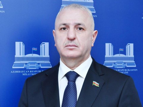 Prezidentin müsahibə üçün məkan seçiminin özü də bir ismarıc idi