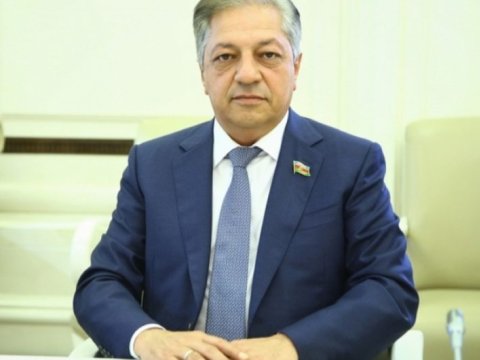 Cavanşir Feyziyevin ağır daşı kimin başına düşüb?