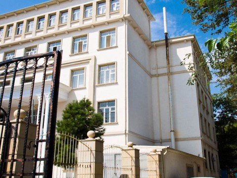 Bakıda daha bir məktəb distant təhsilə keçir