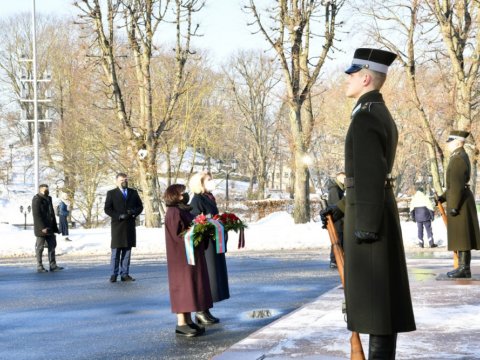 Spiker Riqada “Azadlıq” abidəsini ziyarət edib