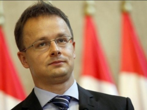 Macarıstanın XİN başçısı Azərbaycana gəldi