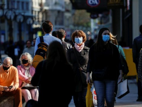 Bu ölkə bütün koronavirus qadağalarını ləğv edir