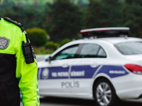 Heykəltaraşdan 2 min tələb edən polislər CƏZALANDIRILDI