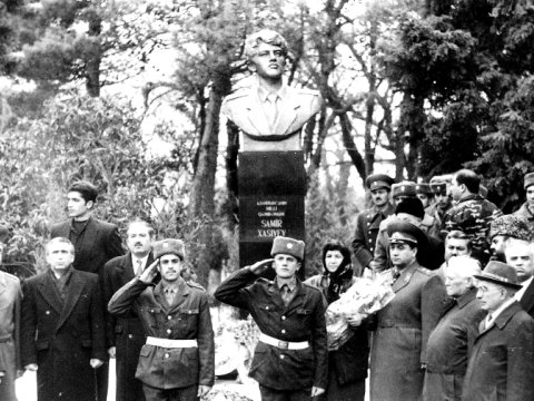 Bir şəklin tarixçəsi: Ramiz Mehdiyevlə Nəcməddin Sadıkov yanbayan... 