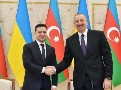 İlham Əliyev Zelenskini təbrik etdi