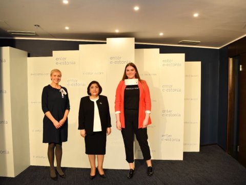 Parlament nümayəndə heyəti Estoniya Brifinq Mərkəzində