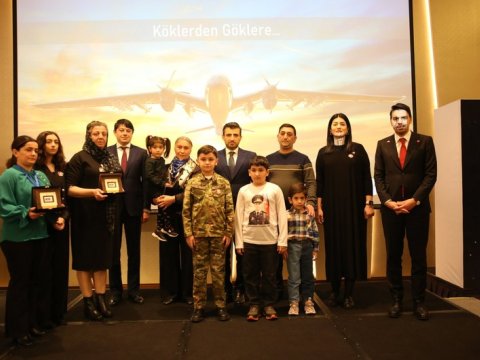 Səlcuq Bayraktar şəhid ailələri ilə görüşdü