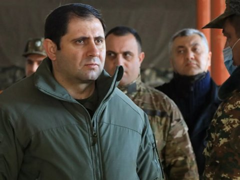 Ermənistanın müdafiə naziri Azərbaycanla sərhədə GƏLDİ