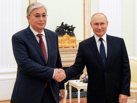 Putin Tokayevlə görüşdü 