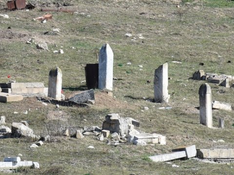 Qarabağdakı kütləvi məzarlıqlar - Deputatlar ermənilərin gizlətdiyi yerləri AÇIQLADILAR