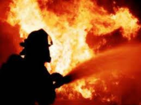 İranda hərbi baza YANDI