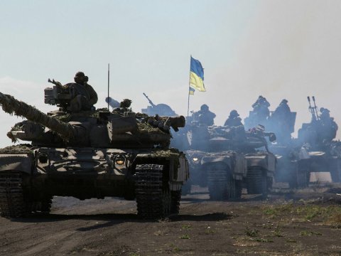 Ukrayna Donbas yaxınlığına tanklar yerləşdirdi
