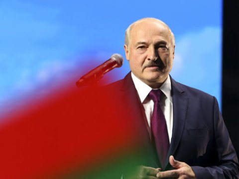 Lukaşenko Rusiya ilə birgə təlimləri izlədi