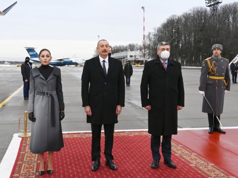 İlham Əliyev birinci xanımla Rusiyaya getdi - FOTO