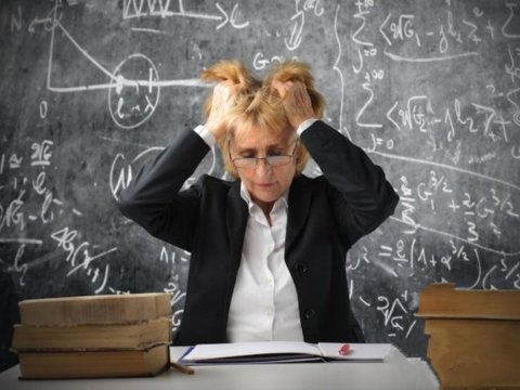 Müəllimlərin dərs keçməyə vaxtı qalmır - Nazirlik isə əksini DEYİR