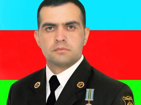 Yaralı silahdaşına kömək edən ŞƏHİD 