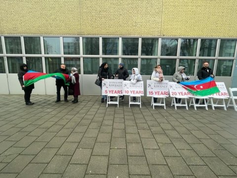 Ermənistanın Haaqadakı səfirliyi qarşısında aksiyalar keçirildi