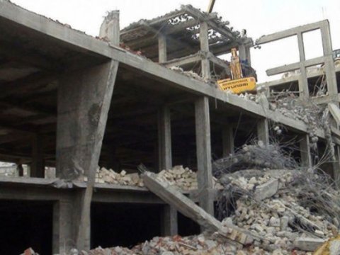 Bakıda tikilməkdə olan bina çökdü