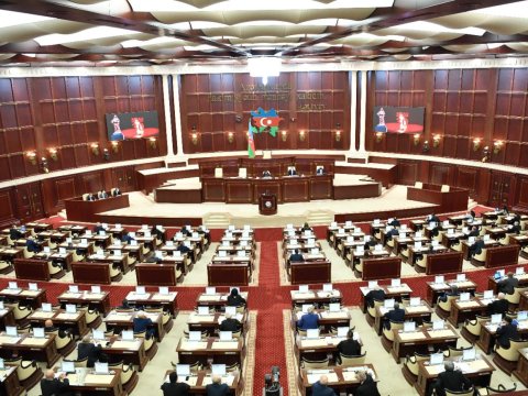 Bu gün Milli Məclisdə nələr müzakirə edildi