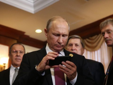 Putin bu gün zəngləri qəbul edəcək