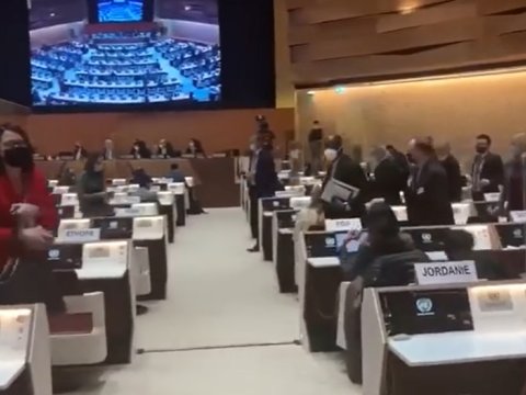 Deputatlar Lavrovu baykot etdilər - VİDEO
