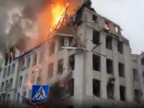 Xarkovda universitet binası raketlə vuruldu - VİDEO