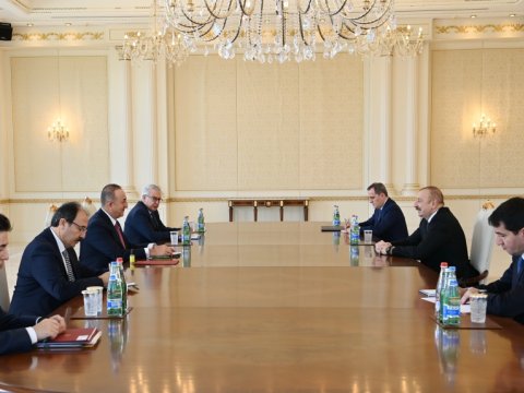 İlham Əliyev Mövlud Çavuşoğlunu qəbul edib