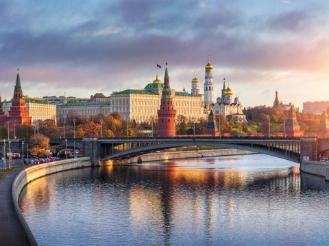 100 rus oliqarx “qara siyahı”ya salındı