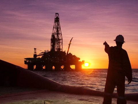 Neftin 300 dollara qalxması mümkün deyil