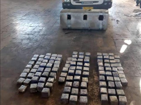 Gömrükçülər maşında 98 kq narkotik aşkarladı