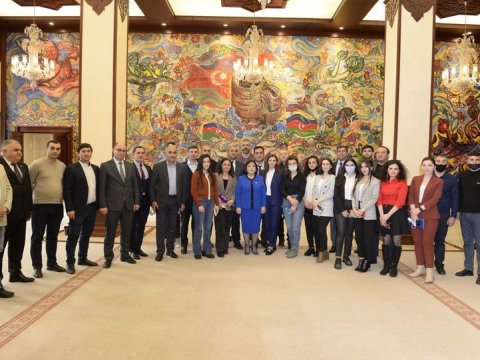 Sahibə Qafarova jurnalistləri təbrik etdi - FOTO