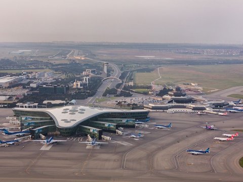 Aeroportda sərnişin axını kəskin artıb