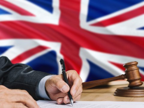 Britaniya rusiyalı milyarderləri hədəf alıb