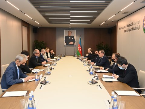 Ceyhun Bayramov BMT rəsmisilə görüşüb