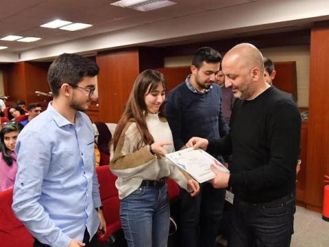 Mübariz Mənsimov 100 tələbəyə təqaüd verəcək