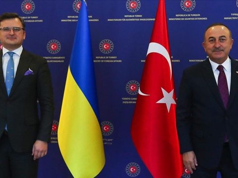 Çavuşoğlu ukraynalı həmkarı ilə danışdı
