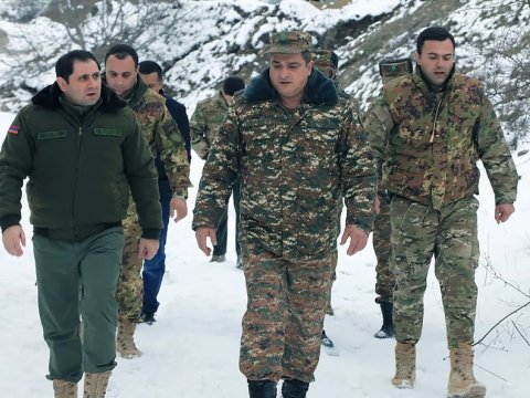 Ermənistanın müdafiə naziri Azərbaycanla sərhədə GƏLDİ 