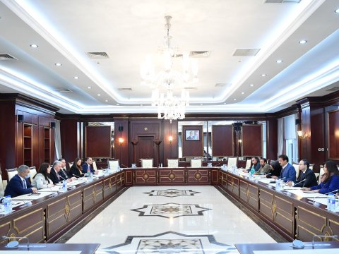 Azərbaycan-Pakistan əlaqələri müzakirə edildi