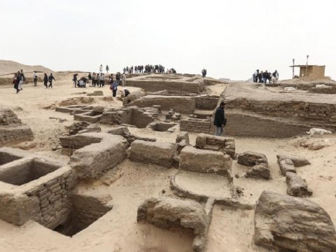 Misirdə fironlar dövrünə aid 5 məzar aşkarlandı