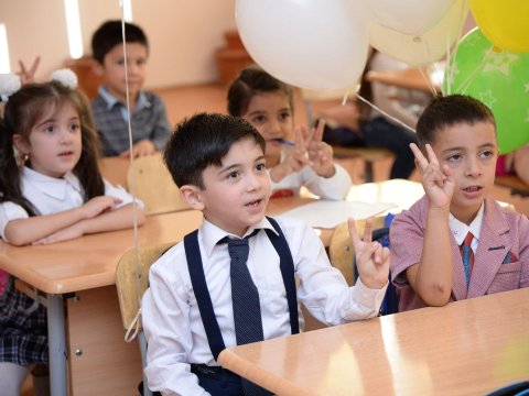 Şagirdlərin elektron yerdəyişməsi davam edir