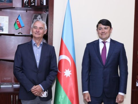 Dövlət Komitəsinin sədri almaniyalı professorla görüşdü