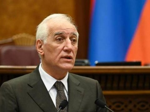 Xaçatryan hələ prezident malikanəsinə köçməyib