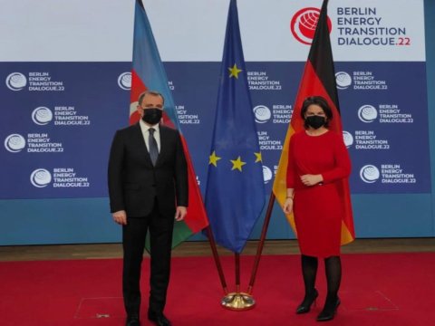 Ceyhun Bayramov almaniyalı nazirlə Ukraynanı müzakirə etdi