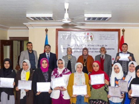 Müdavimlərə diplomlar verildi