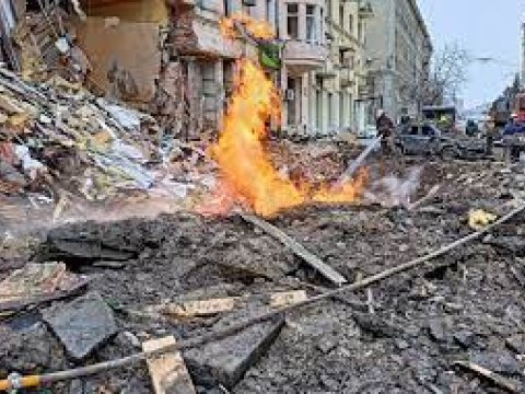 Rus qoşunları sənaye obyektlərini atəşə tutub