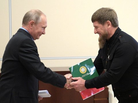Putinin sevimlisinə çevrilən Kadırov əslində kimdir... - FOTOLAR