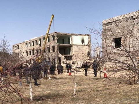 Nazirlik məktəbin çökməsi barədə MƏLUMAT YAYDI